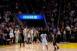 开云体育官方网站-波士顿凯尔特人绝杀勒沃库森，伦纳德线上压制力十足峡谷大战总决赛，强势挺进下一轮的简单介绍