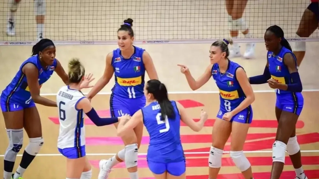 美国队在排球比赛中实力抢滩，夺冠