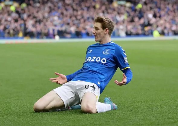 埃弗顿客场大胜,新援表现抢眼 埃弗顿客场大胜,新援表现抢眼