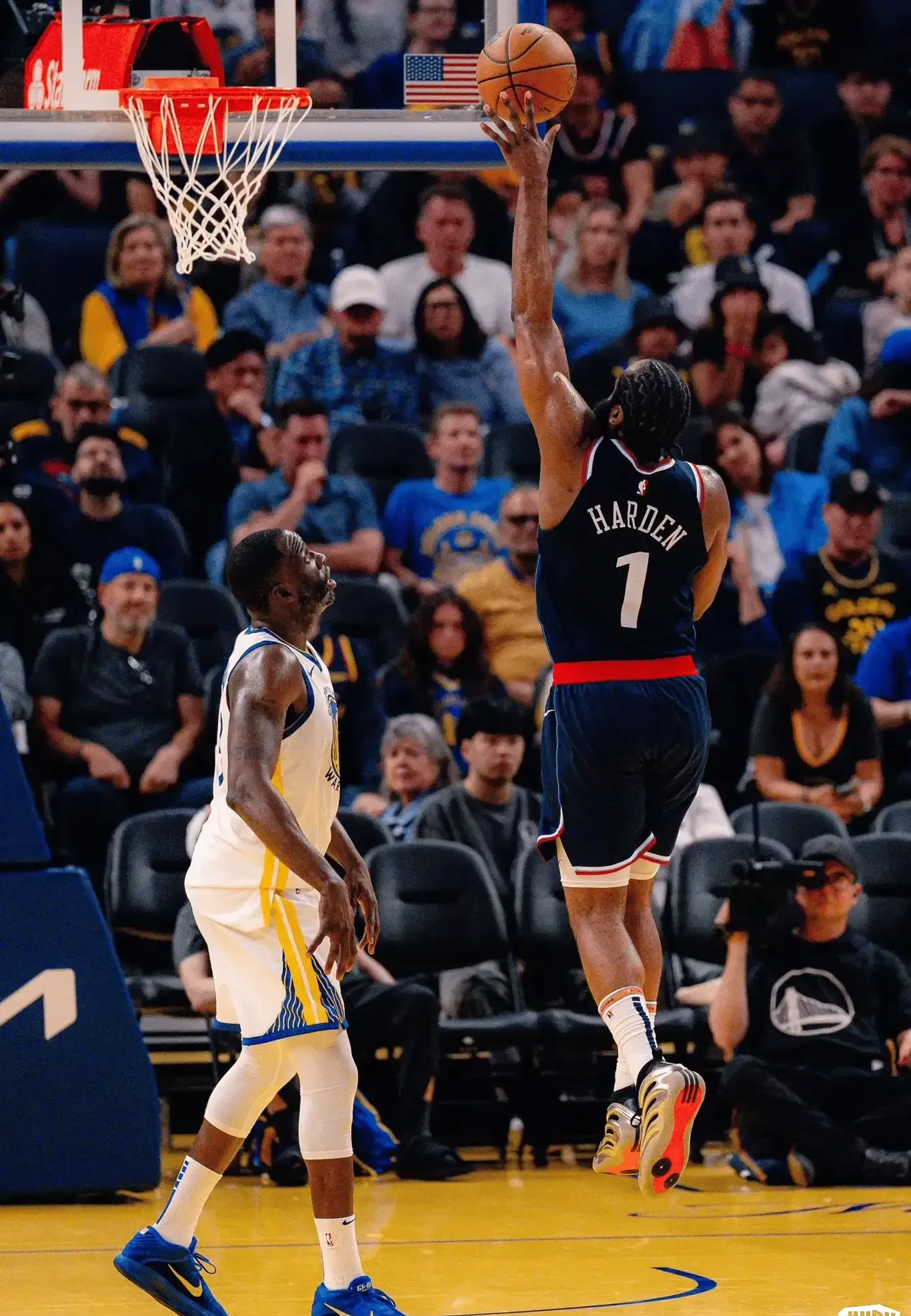 火箭力克尼克斯,哈登独得30分 火箭力克尼克斯,哈登独得30分