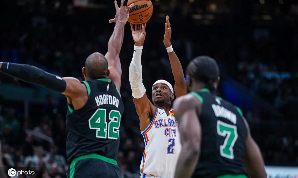 波士顿凯尔特人绝杀勒沃库森,伦纳德线上压制力十足峡谷大战总决赛,强势挺进下一轮的简单介绍 波士顿凯尔特人绝杀勒沃库森,伦纳德线上压制力十足峡谷大战总决赛,强势挺进下一轮的简单介绍