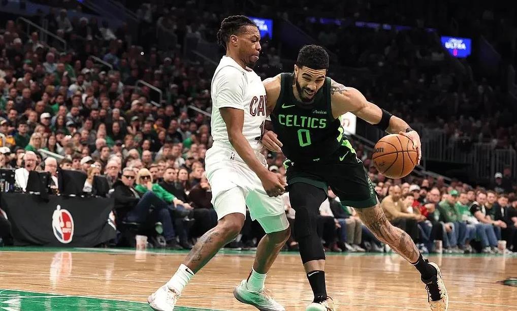 塞尔维亚男篮鏖战热火，塔图姆绝境逆转的简单介绍