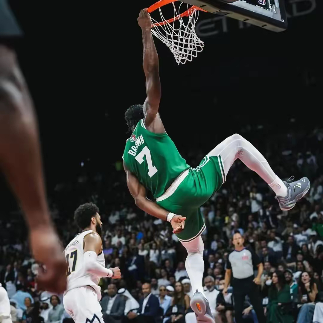 关于凯尔特人B队逆转魔术，约基奇爆发神勇的信息