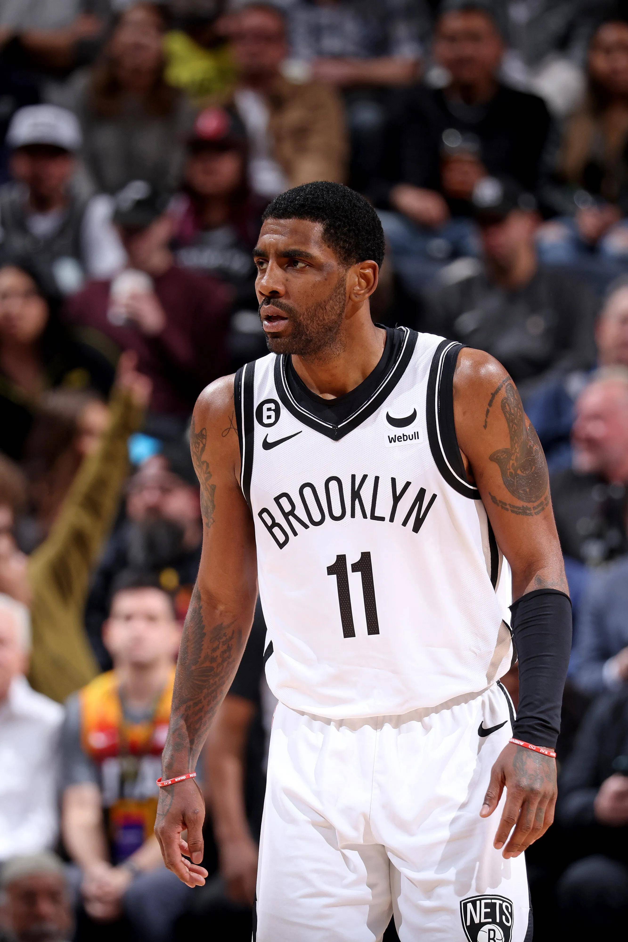 关于篮网B队力克76人，欧文绝境逆转的信息