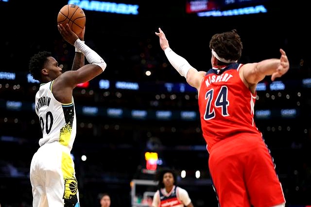 步行者力克新疆队，莫兰特统治全场的简单介绍